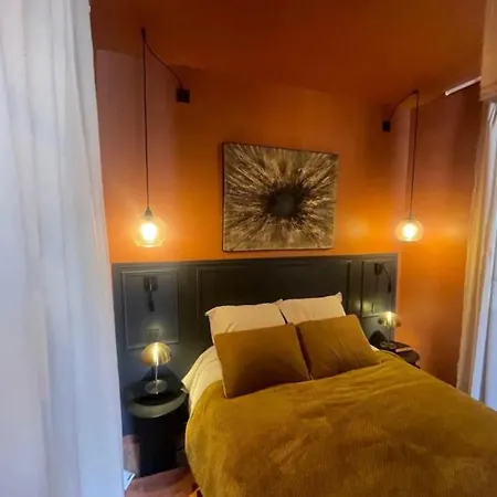 Apartment Description Maryse Bastie *