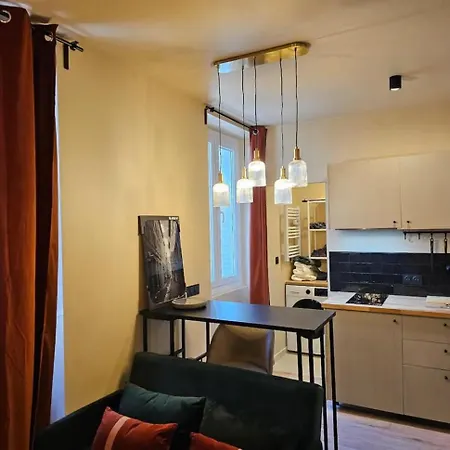 Description Maryse Bastie Apartment *